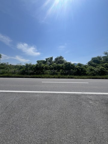 津市芸濃町萩野 売土地の前面道路含む現地写真