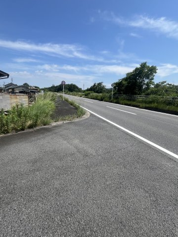 津市芸濃町萩野 売土地の前面道路含む現地写真