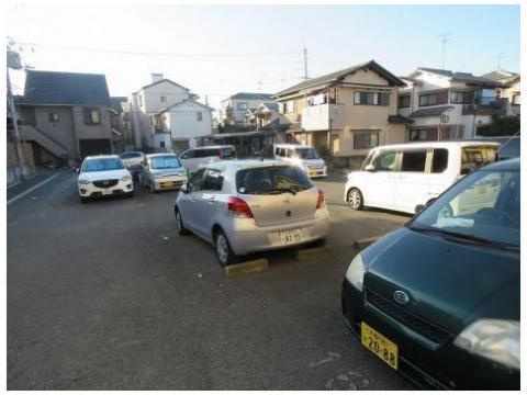 VIVID CASTLEの駐車場