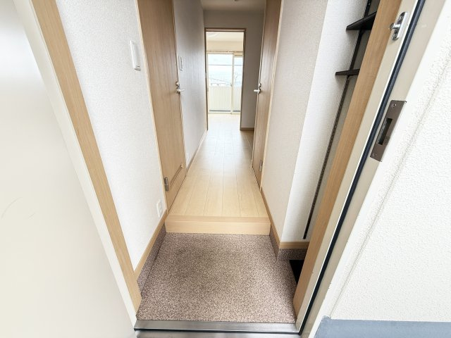 フルールアミーⅢの玄関