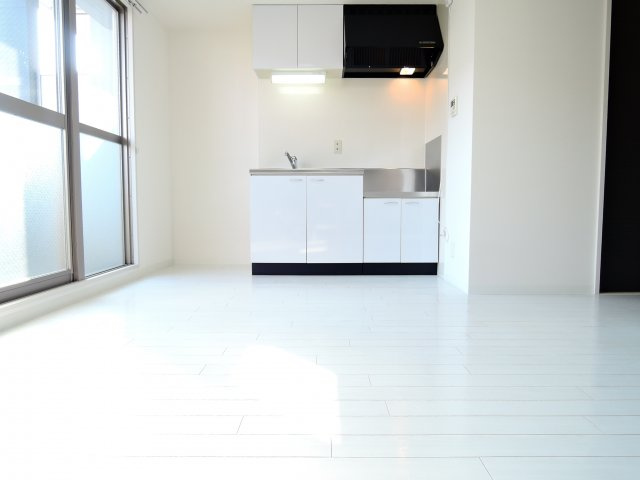 高槻市緑が丘３丁目の賃貸マンションの居間・リビング