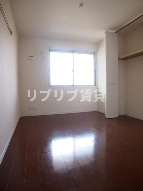 リヴェール星久喜の洋室