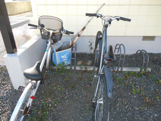 パールコートＪｕＪｕの駐車場