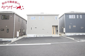 【外観】 | 二本松北小学校・二本松第一中学校区　GRADLE GAEDEN 二本松市郭内　第５　全６棟　５号棟 | 駐車スペース３～４台可能です！　外水道もついていますので洗車に便利です♪