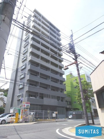 松山市喜与町２丁目にあります、2007年築13階建のマンションです♪