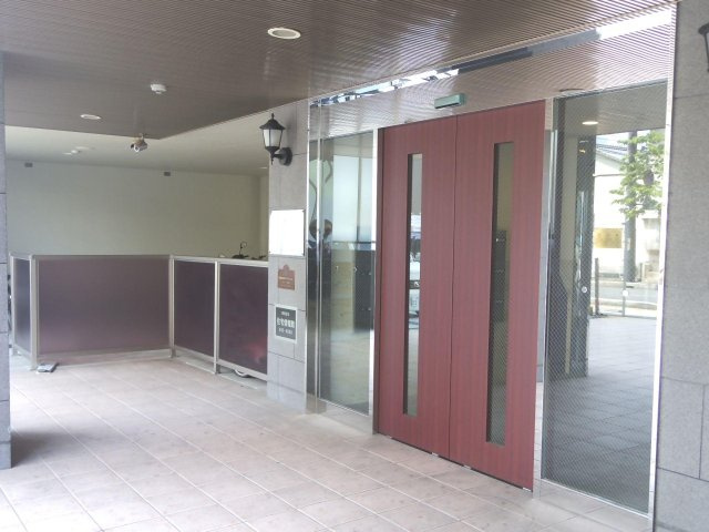 マドンナ病院が徒歩圏内にあります♪診療科が多いのが嬉しいですね♪１キロ圏内に松山赤十字病院もあります♪