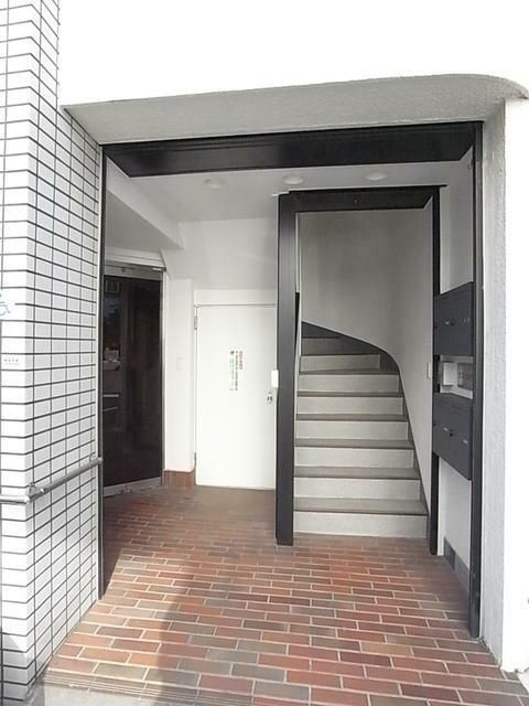 ＹＤビルディングのエントランス
