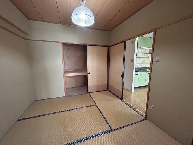 パレスハイツ県町の和室