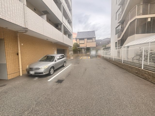 フレアコート甲南の駐車場
