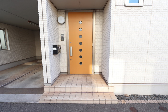 クレールコートの玄関