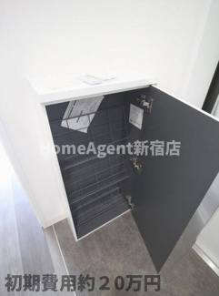 【玄関】 | THE UNDERZ SUITE RESIDENCE