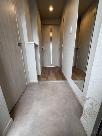 スプランディッド福島WESTの玄関