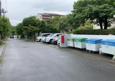 【駐車場】 | グリーンヒル寺田　９４号棟 | 駐車場と明記されていても、最小スペースでつくられた駐車場だと大型車は駐車できなかったり、出入りしにくくなったりする可能性があります。お車のサイズと購入したい物件の駐車場のサイズを現地で確認しましょう。
