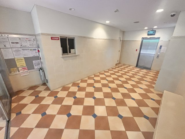 ライジングコート深江本町フラワーパークのロビー