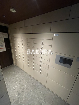 【その他共用部分】 | エステムコート横濱大口 | 不在時にも便利な宅配ＢＯＸ付きです♪