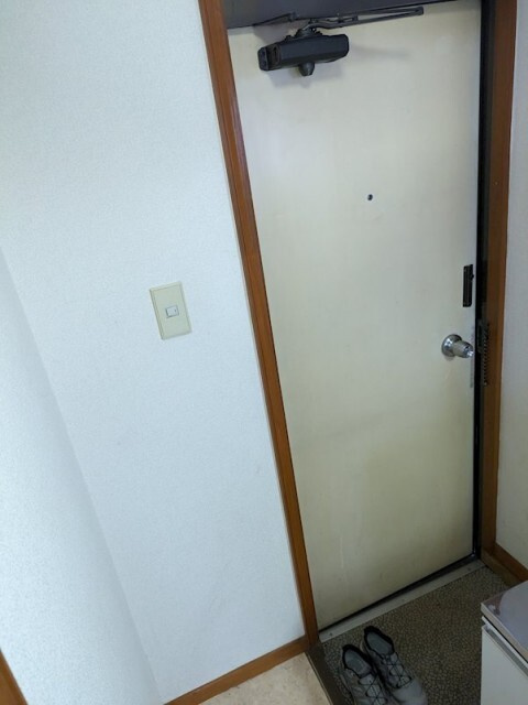 目黒区碑文谷５丁目のアパートの玄関