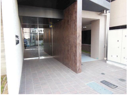 レジディア西小山のエントランス