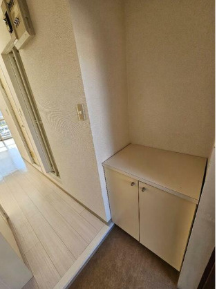 プロス不動前の玄関