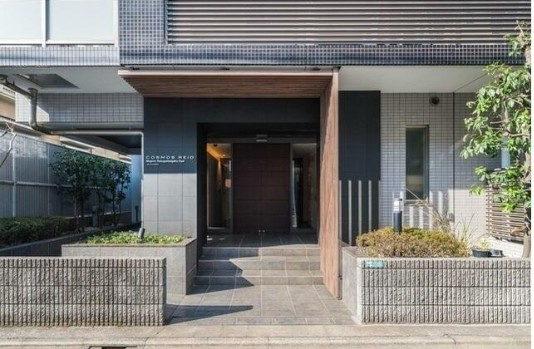 コスモリード目黒学芸大学イーストのエントランス