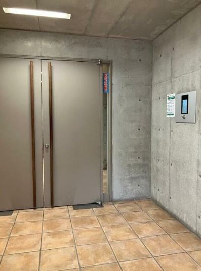 ラティエラ祐天寺のエントランス