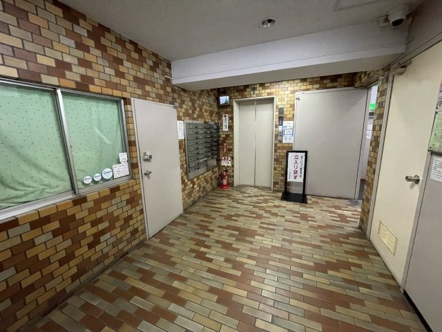 メゾン鳳月のエントランス