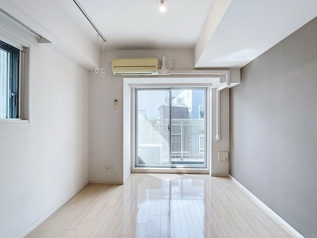 PREMIUM　CUBE　大岡山の居間・リビング