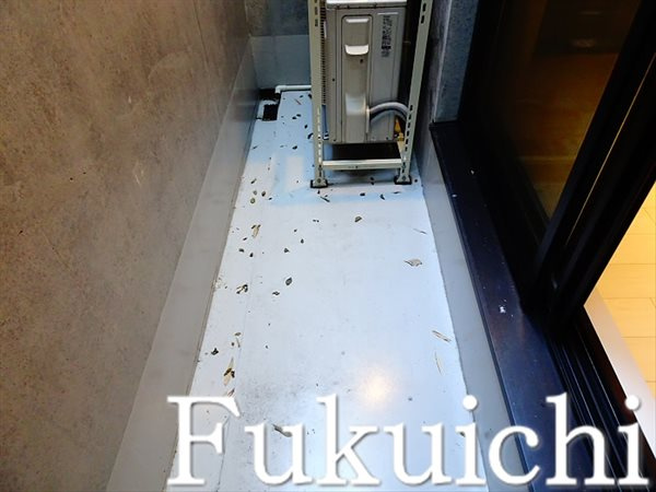 プライマル駒沢大学のバルコニー
