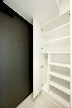 ドゥーエ西小山の玄関