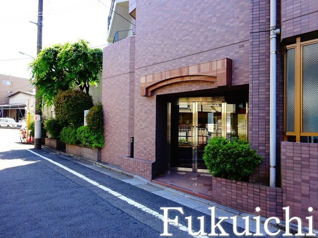 グランレーブ都立大学のエントランス