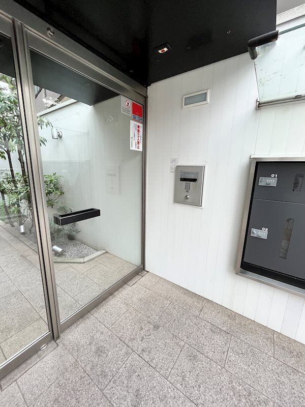 グランドコンシェルジュ都立大学のエントランス