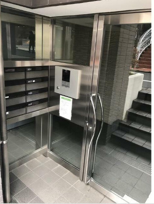 コーレックス自由ヶ丘のエントランス
