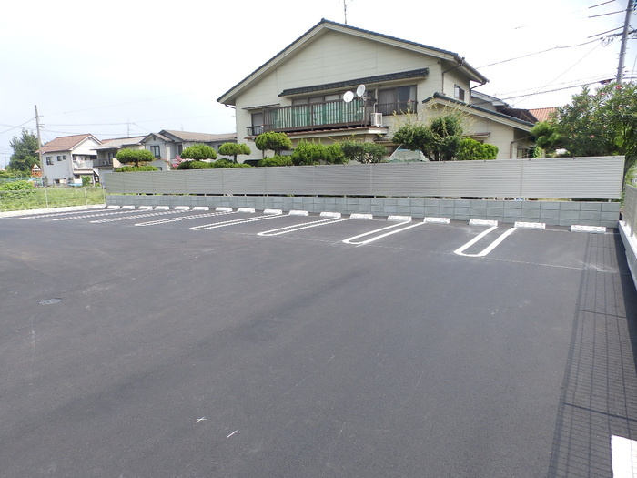 アリエッタ川口の駐車場