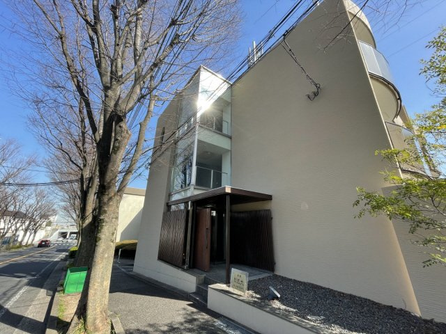 エルジャン芦屋の外観
