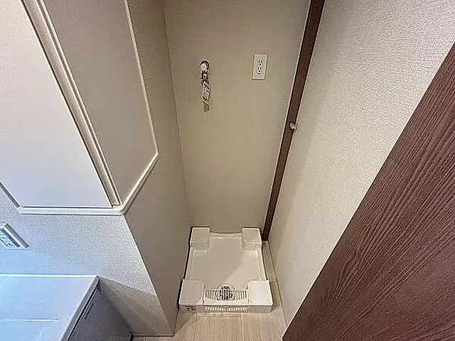 ワコーレシティ神戸元町の玄関