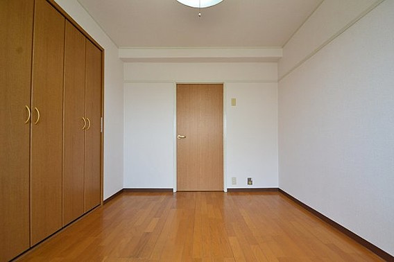 アーバンヴィレッジ篠原本町の洋室