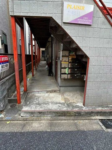 プレジール本駒込のエントランス