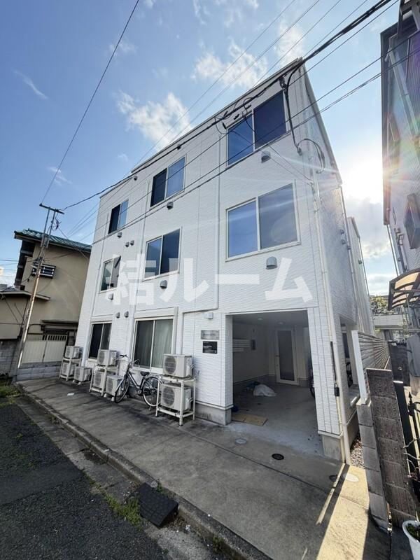 足立区千住宮元町のアパートの外観