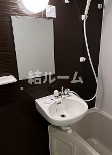 足立区千住宮元町のアパートの洗面所