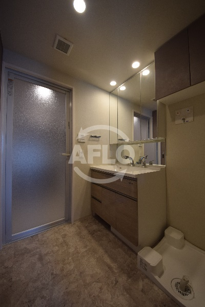 SK RESIDENCES SHINSAIBASHI（中央小学校区）の洗面所|SK RESIDENCES SHINSAIBASHI　洗面所