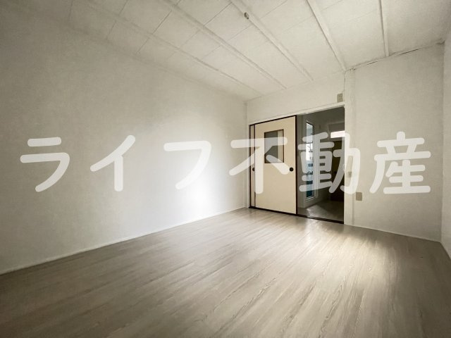 ファンタジスタ宝持の内装|明るい色調の室内です
