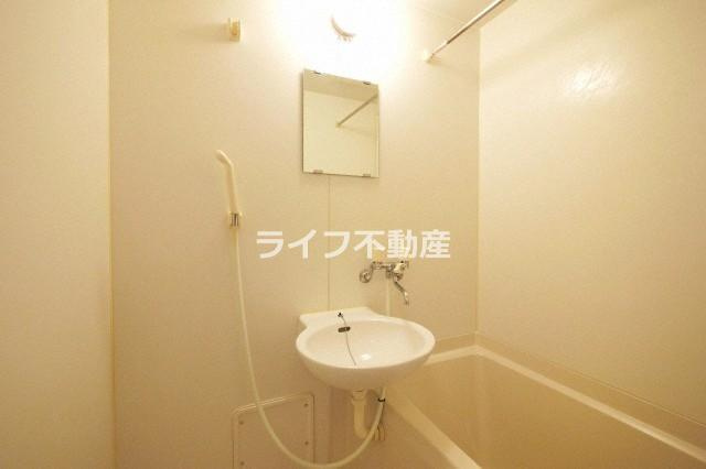 プロスパーコート鶴橋の洗面所|脱衣スペースもあります