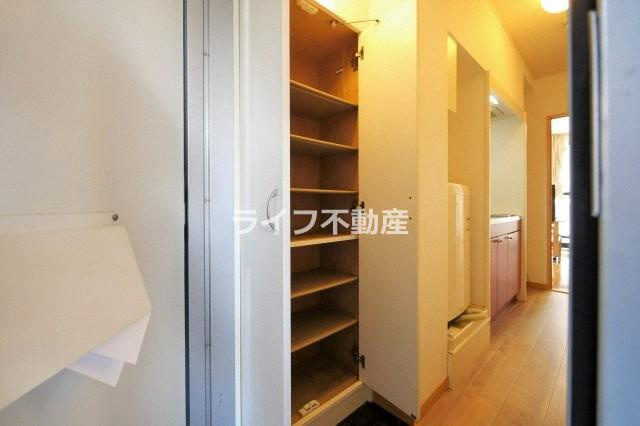 プロスパーコート鶴橋の収納|こまごまとしたものを収納できそうですね