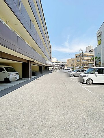エポックステージの駐車場