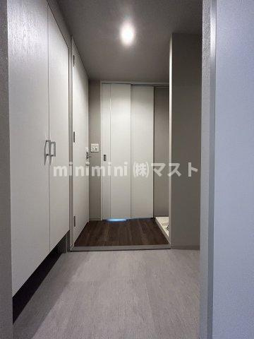 大阪市西区西本町１丁目の賃貸マンションの玄関