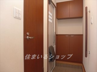 クレセオ口田の玄関|大型シューズボックス