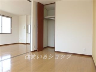 クレセオ口田の寝室|クローゼットあり