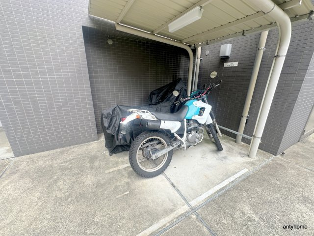 LAV心斎橋WEST　仲介手数料無料の駐車場