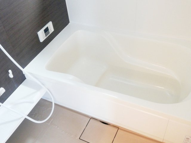 ルメート若葉Ⅱの浴室|追い焚き機能付きのお風呂です♪