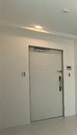 ヨウコースクウェア板橋EASTの玄関