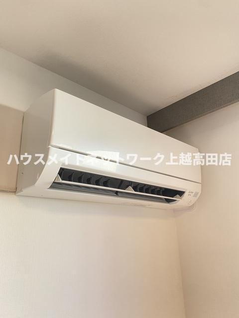 コンフォート東本町の設備|エアコン（参考A号室反転室内写真）